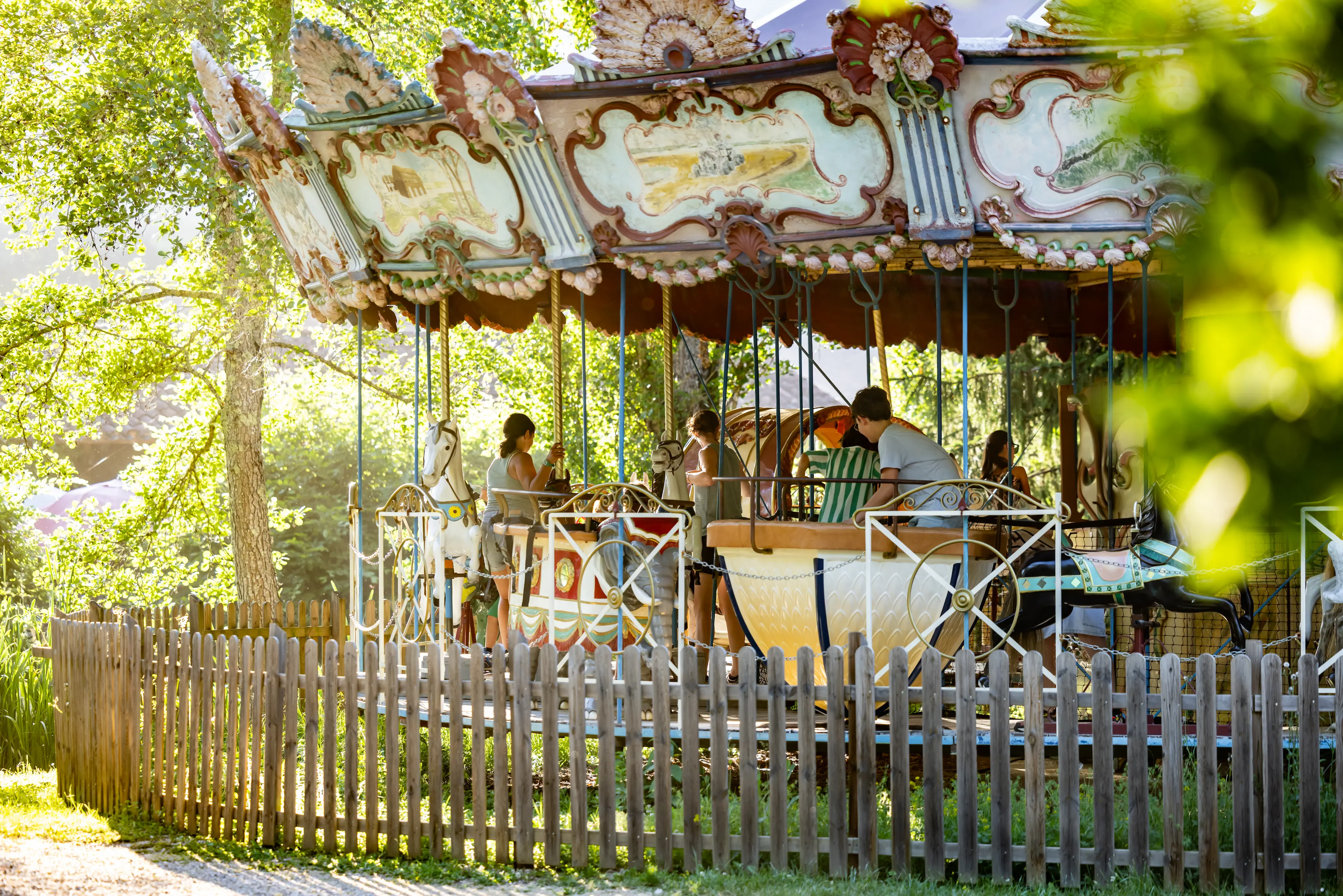 Carrousel ancien Parc du Bournat