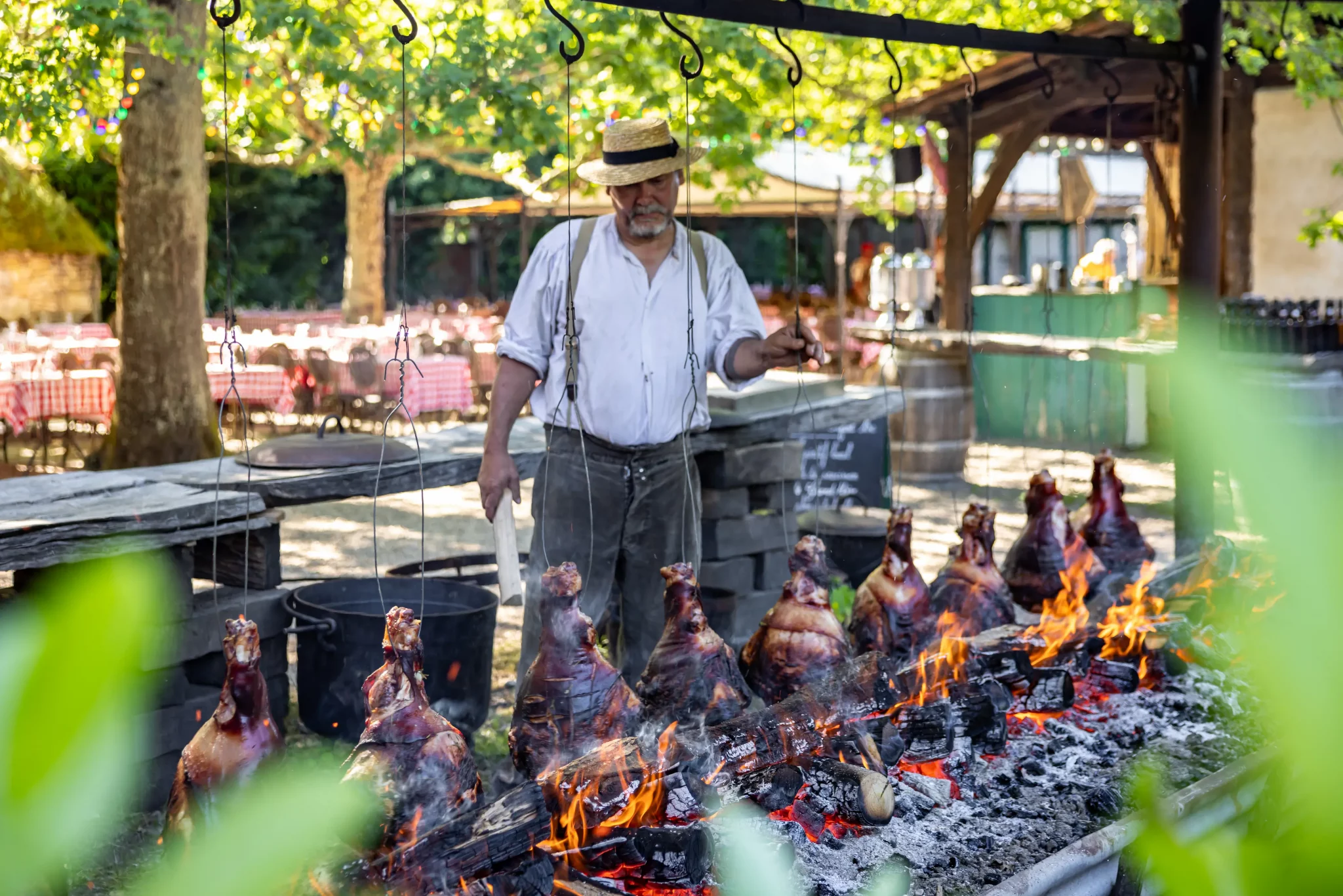 Nocturnes du Bournat - jambons rotis (c) Déclic et Décolle