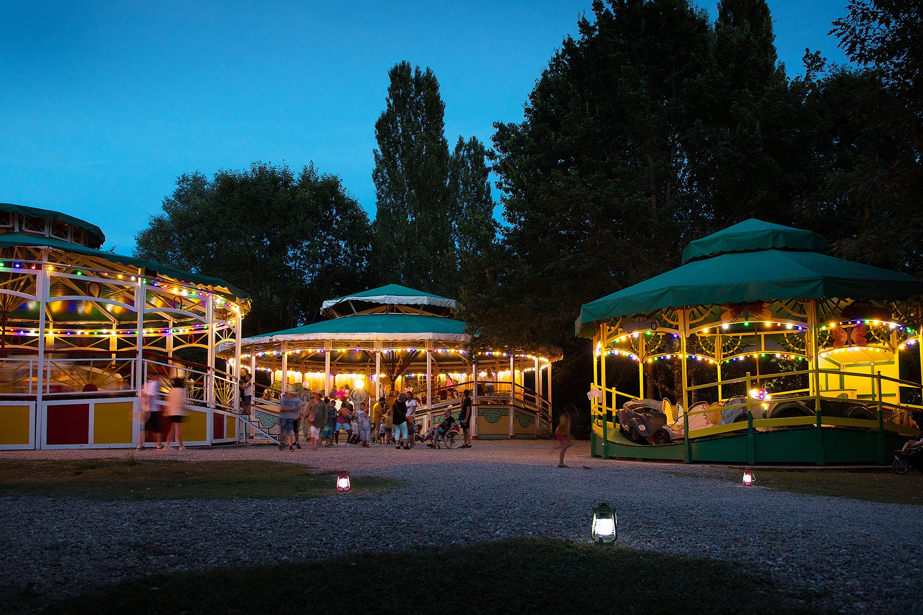 Vieux manèges illuminés Par du Bournat